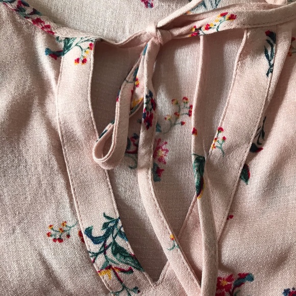 Lucky Brand Pink Multi Floral Tie Rounded Hem Short Sleeve Blouse - Picture 8 of 10